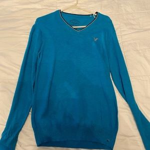 blue american eagle v neck long sleeve